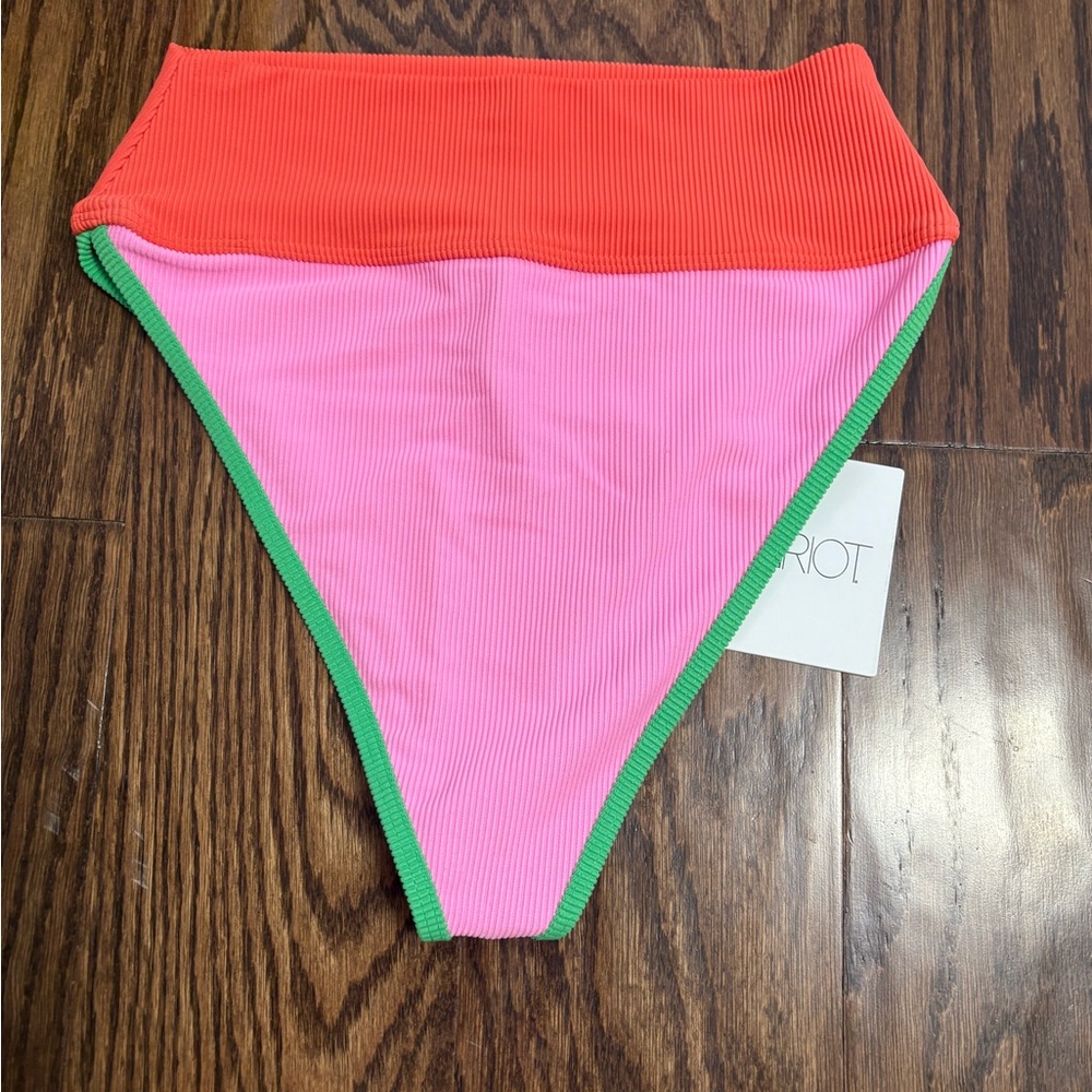 Beach Riot High waisted bottom - Picture 2 of 4